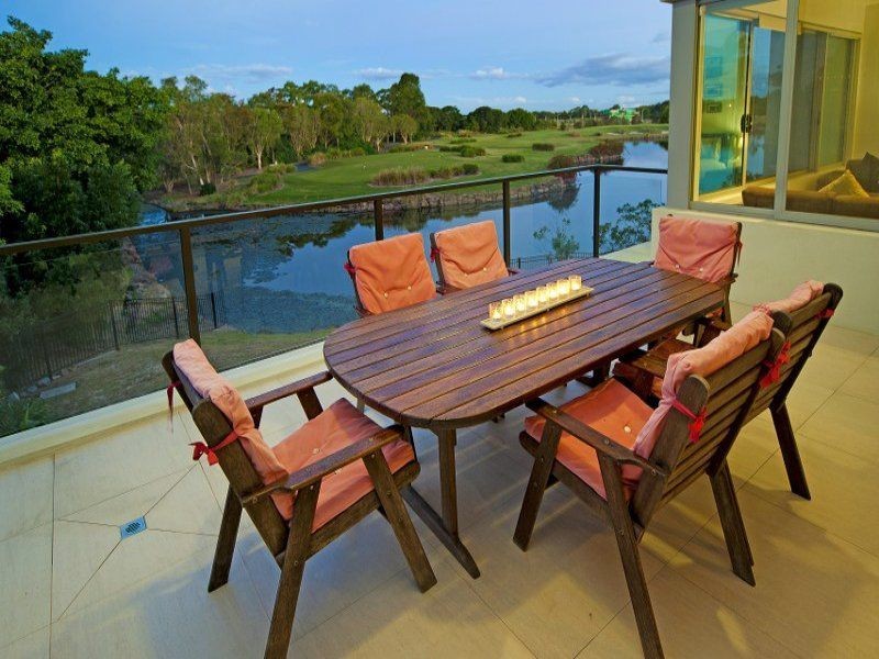 7502 Springfield Drive, Hope Island QLD 4212