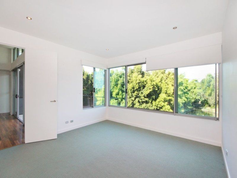 7502 Springfield Drive, Hope Island QLD 4212