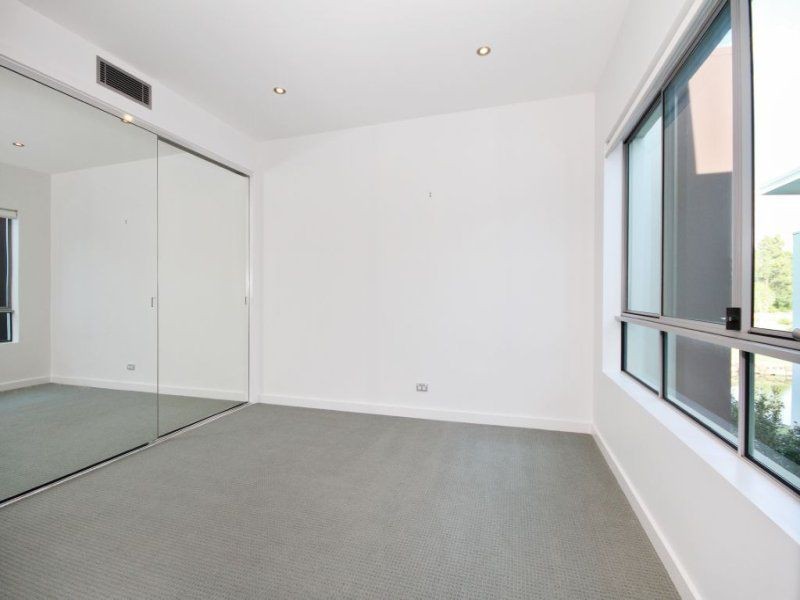 7502 Springfield Drive, Hope Island QLD 4212