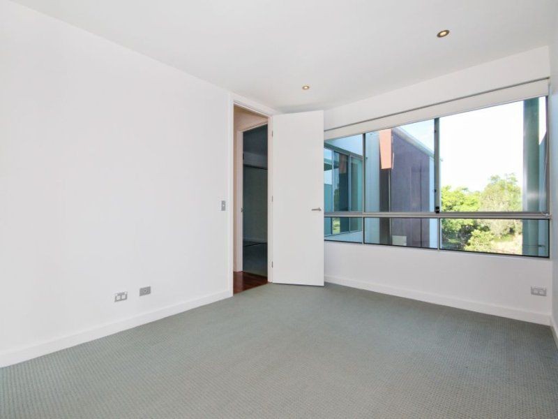 7502 Springfield Drive, Hope Island QLD 4212