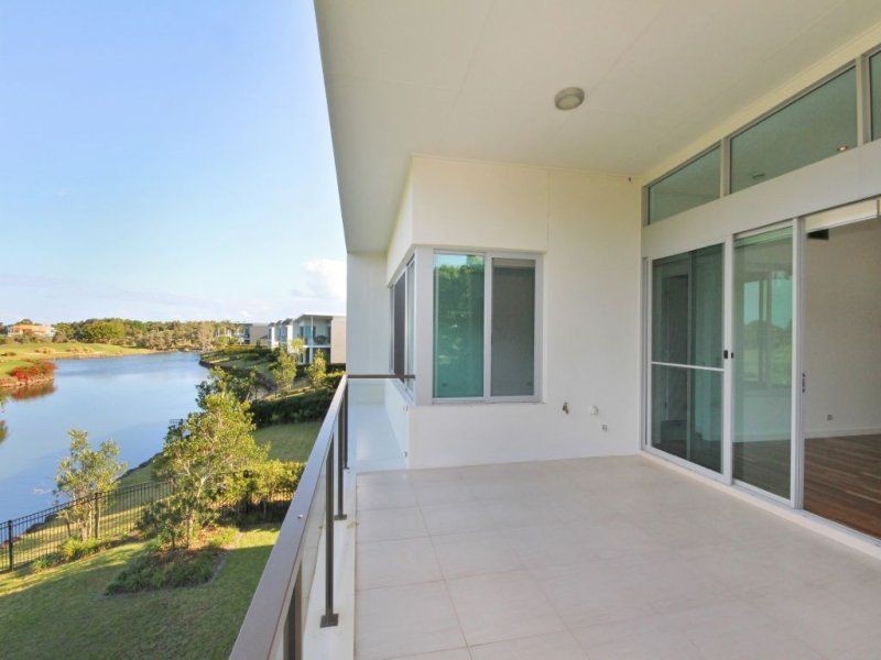 7502 Springfield Drive, Hope Island QLD 4212