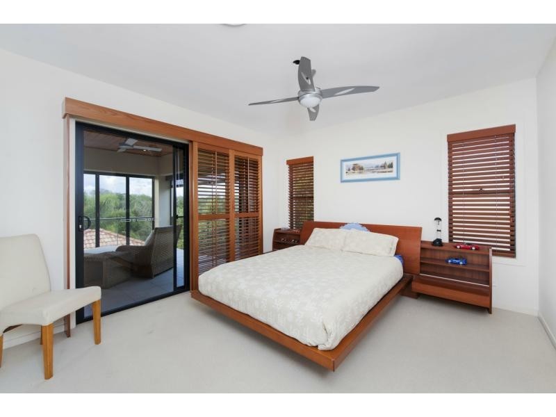 2339 Cressbrook Drive, Hope Island QLD 4212
