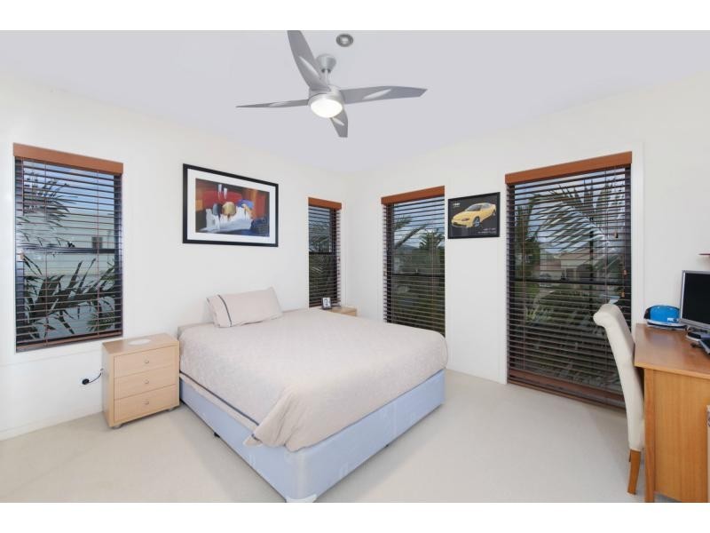 2339 Cressbrook Drive, Hope Island QLD 4212