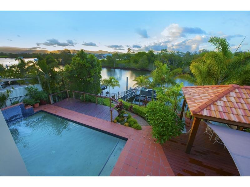 2339 Cressbrook Drive, Hope Island QLD 4212