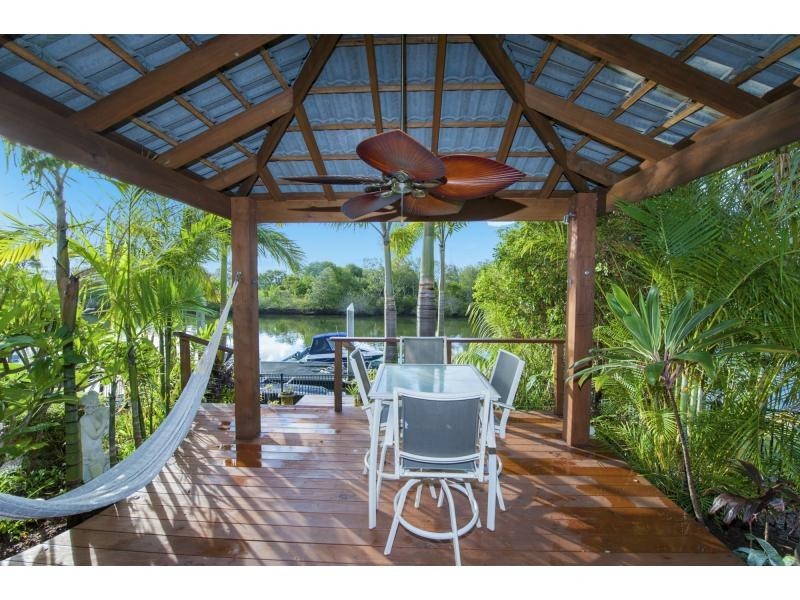 2339 Cressbrook Drive, Hope Island QLD 4212