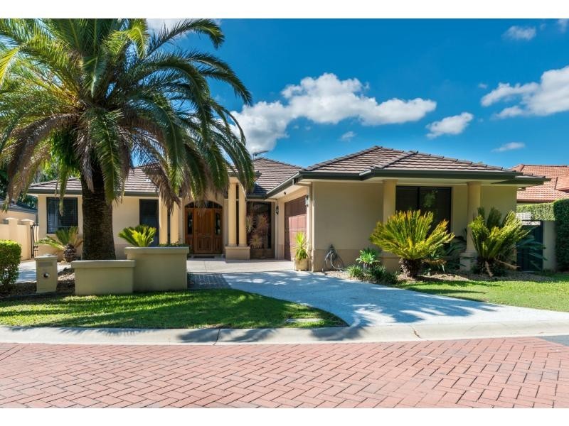 4 River Cove Place, Helensvale QLD 4212