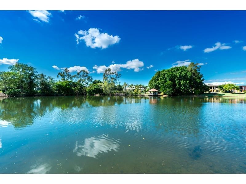 4 River Cove Place, Helensvale QLD 4212