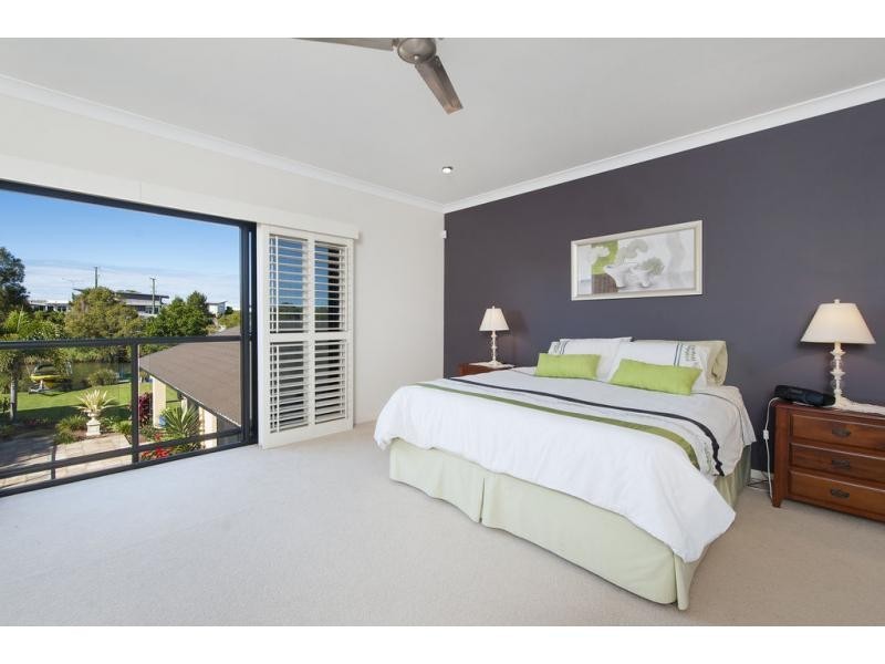 25 River Cove Place, Helensvale QLD 4212