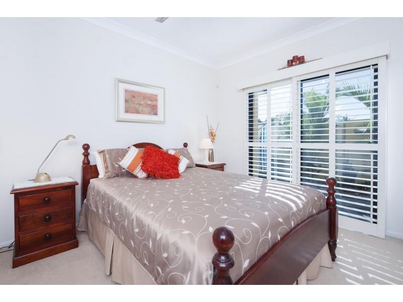 25 River Cove Place, Helensvale QLD 4212