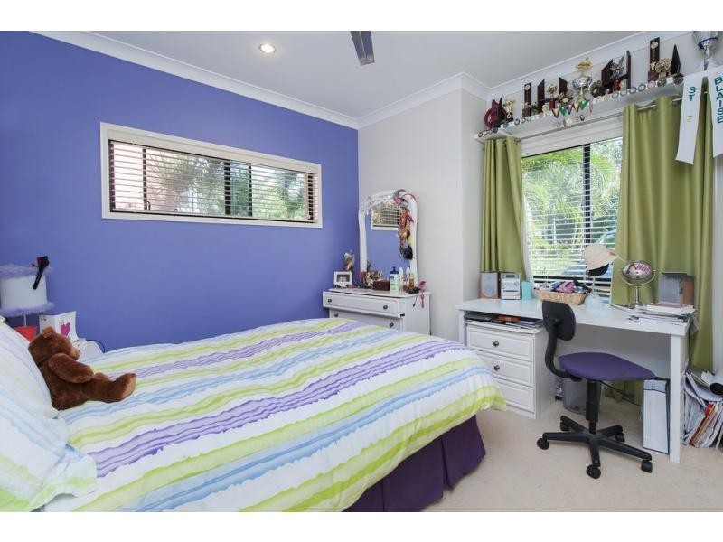 25 River Cove Place, Helensvale QLD 4212