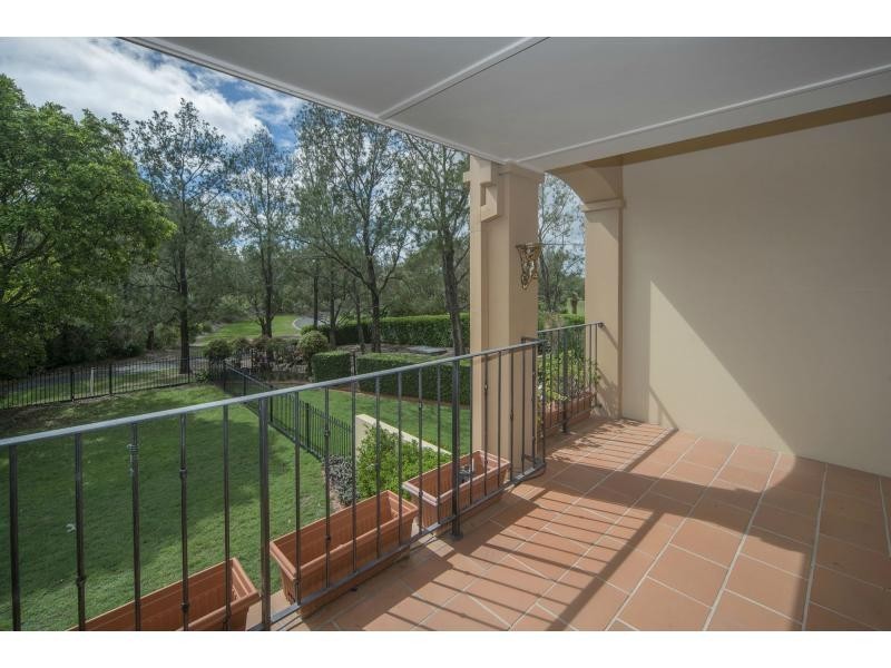 3285 Palladian Drive, Hope Island QLD 4212