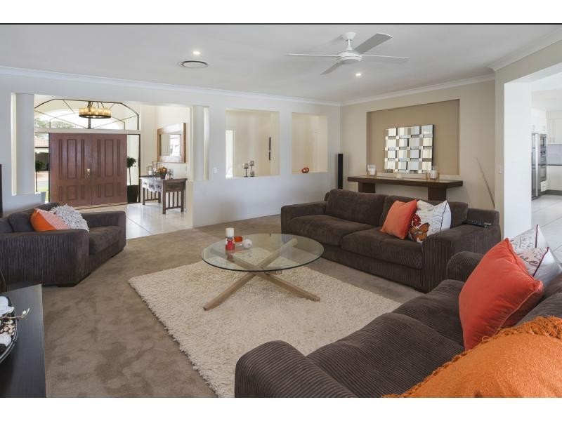 26 Champagne Boulevard, Helensvale QLD 4212