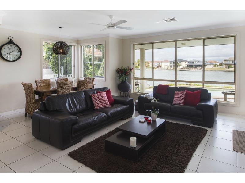 26 Champagne Boulevard, Helensvale QLD 4212