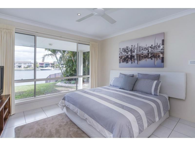 26 Champagne Boulevard, Helensvale QLD 4212