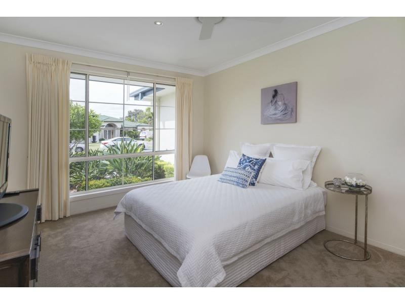 26 Champagne Boulevard, Helensvale QLD 4212