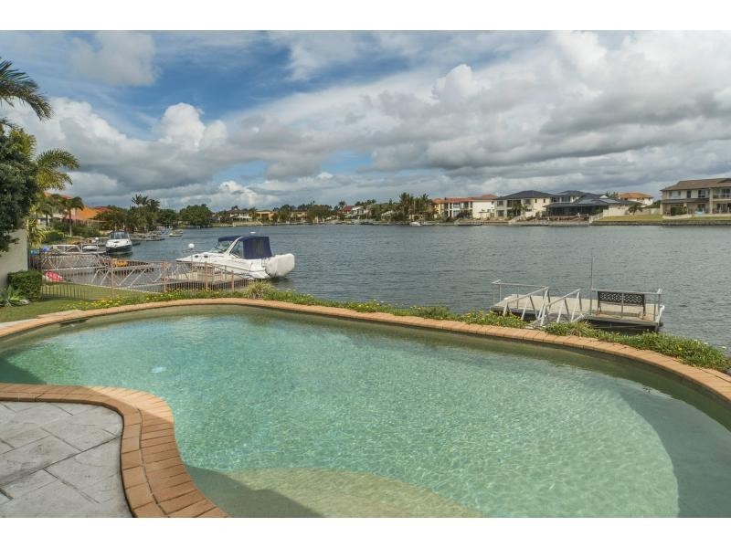 26 Champagne Boulevard, Helensvale QLD 4212