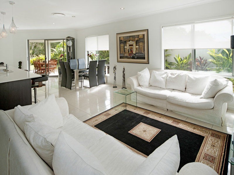 9121 Peter Senior Drive, Hope Island QLD 4212