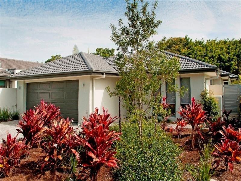 9121 Peter Senior Drive, Hope Island QLD 4212