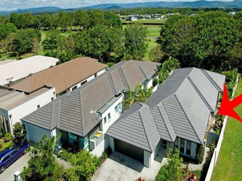 9121 Peter Senior Drive, Hope Island QLD 4212