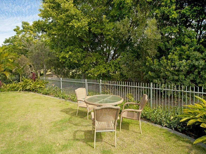 9121 Peter Senior Drive, Hope Island QLD 4212