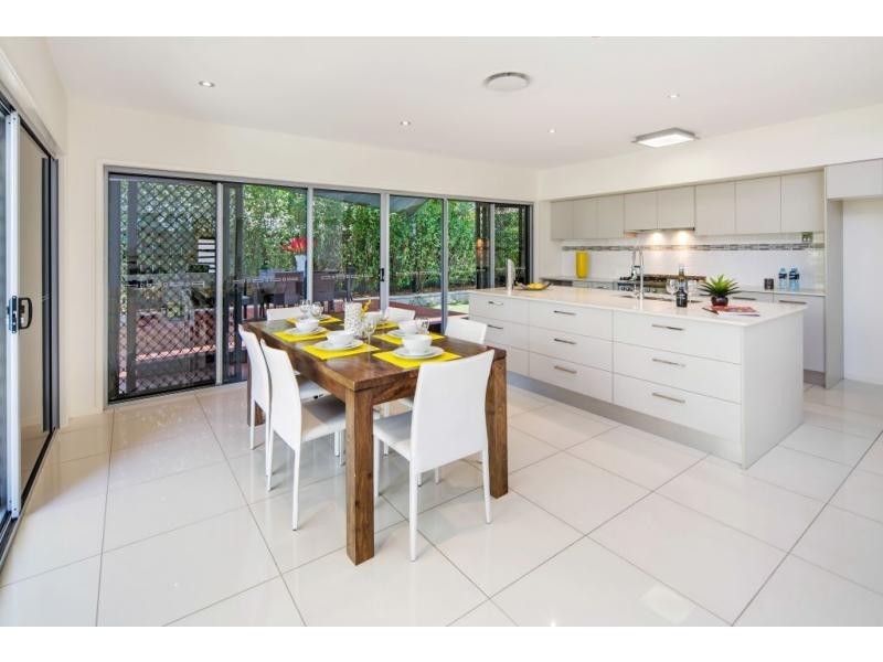 20 Southaven Drive, Helensvale QLD 4212