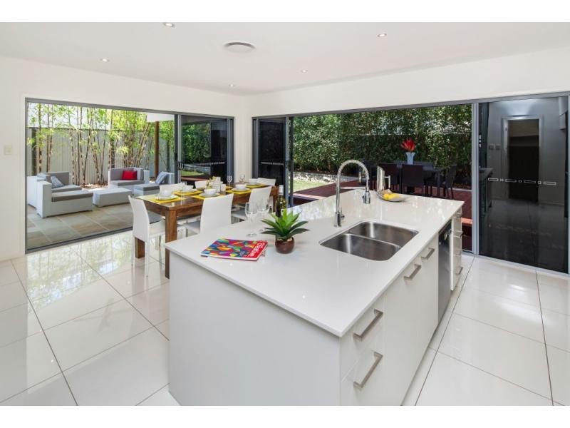 20 Southaven Drive, Helensvale QLD 4212