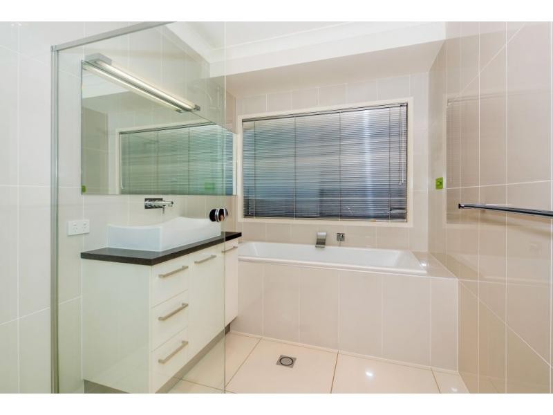 20 Southaven Drive, Helensvale QLD 4212