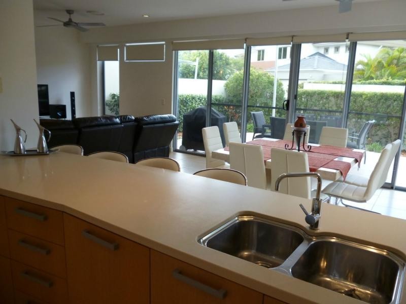 Hope Island QLD 4212