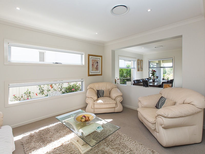 10 Fleetwood Court, Helensvale QLD 4212
