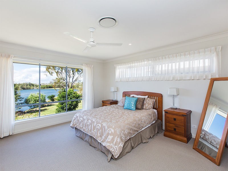 10 Fleetwood Court, Helensvale QLD 4212