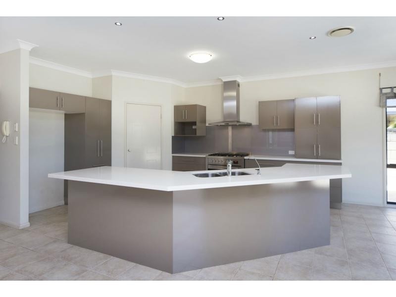 35 Parkwater Terrace, Helensvale QLD 4212