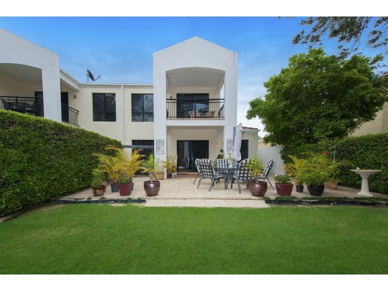 8880 Magnolia Drive East, Hope Island QLD 4212