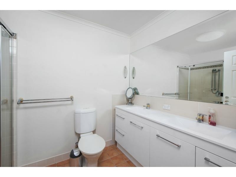 8880 Magnolia Drive East, Hope Island QLD 4212