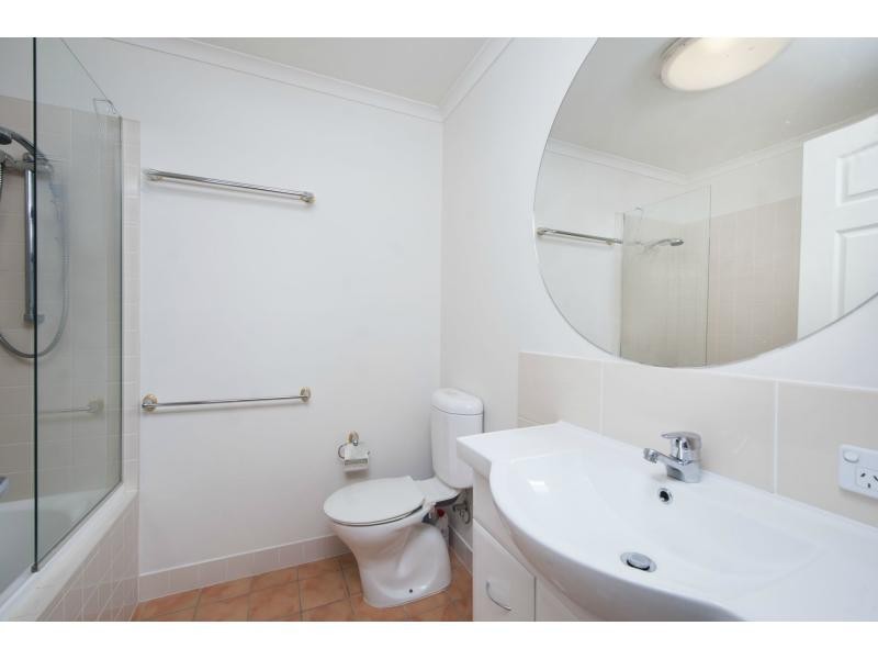 8880 Magnolia Drive East, Hope Island QLD 4212