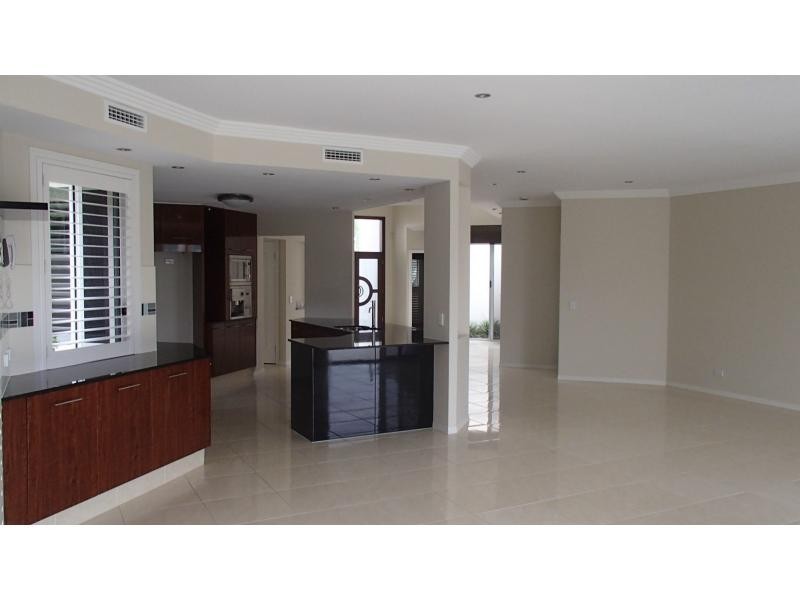 Hope Island QLD 4212