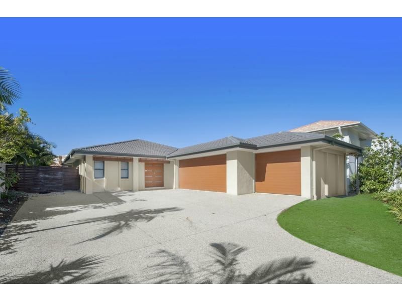 2570 Cressbrook Drive, Hope Island QLD 4212