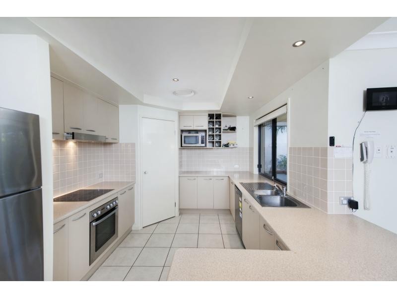 2570 Cressbrook Drive, Hope Island QLD 4212