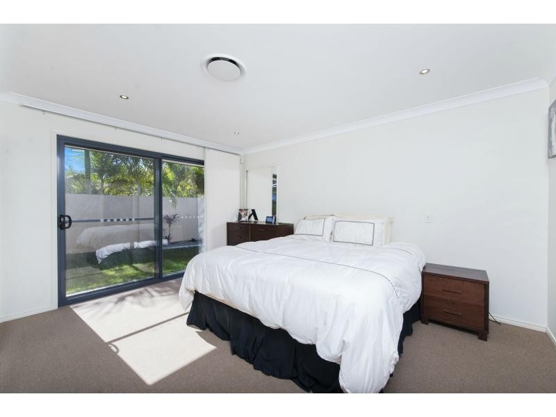 2570 Cressbrook Drive, Hope Island QLD 4212