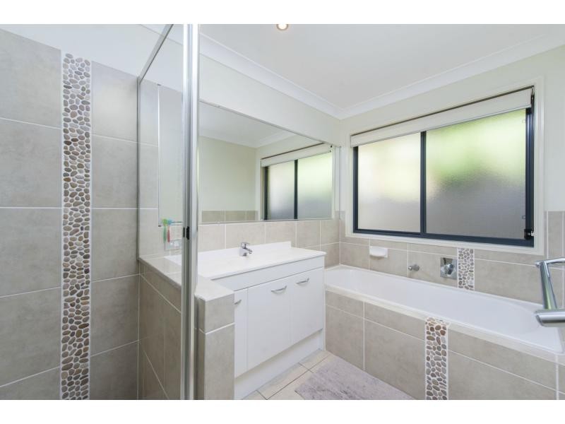 2570 Cressbrook Drive, Hope Island QLD 4212