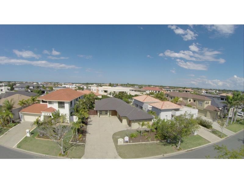 2570 Cressbrook Drive, Hope Island QLD 4212