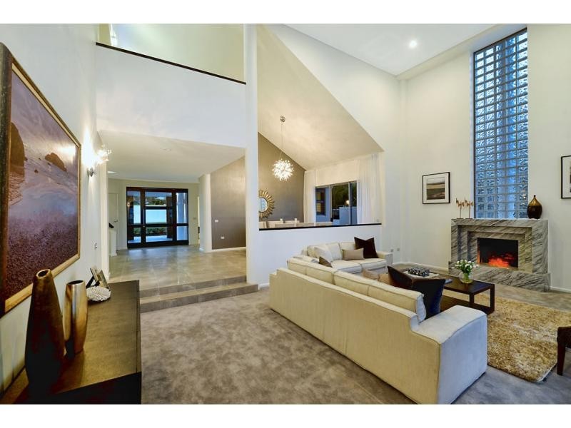 6260 Broken Hills Drive, Hope Island QLD 4212