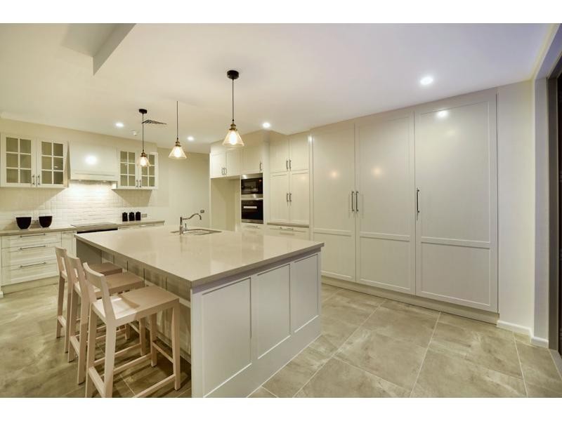 6260 Broken Hills Drive, Hope Island QLD 4212