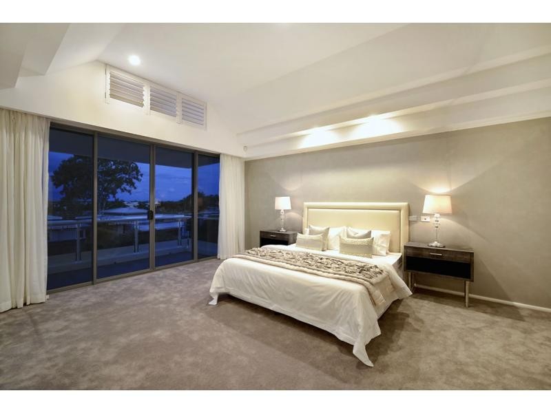 6260 Broken Hills Drive, Hope Island QLD 4212
