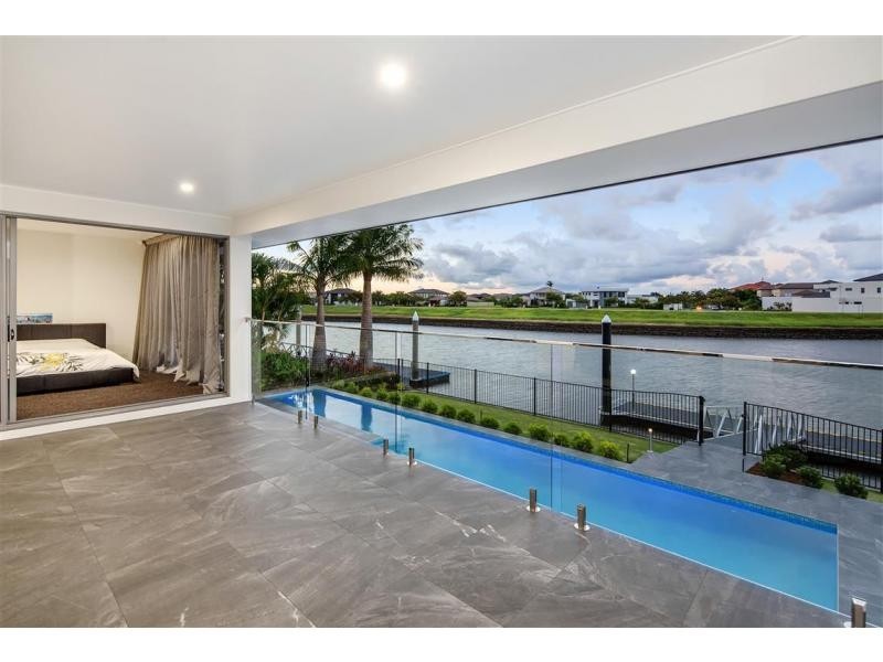 2211 Tarameo Court, Hope Island QLD 4212