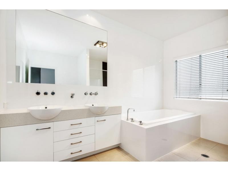 31 Quayside Drive, Helensvale QLD 4212