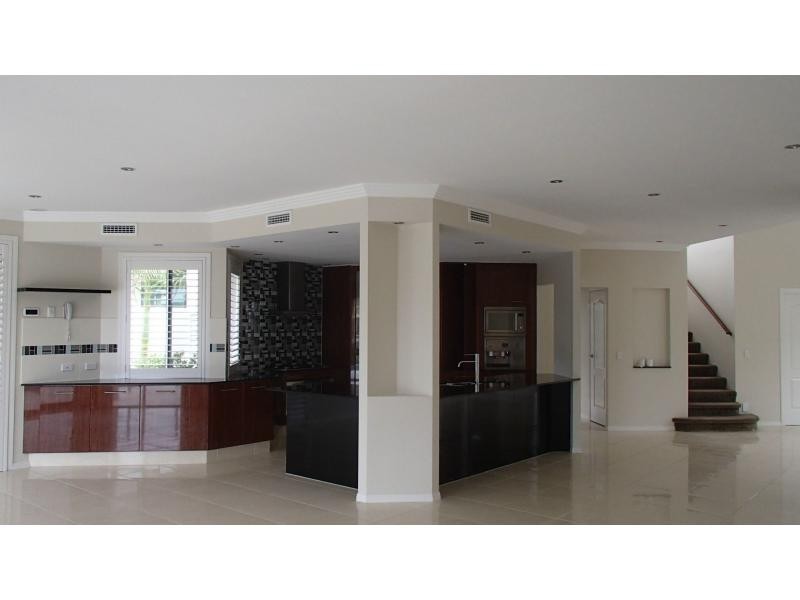 Hope Island QLD 4212