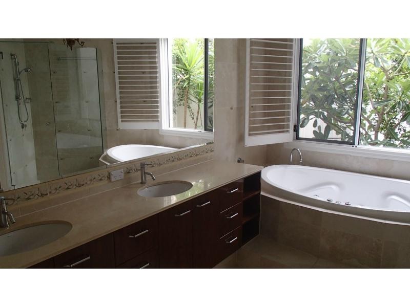 Hope Island QLD 4212