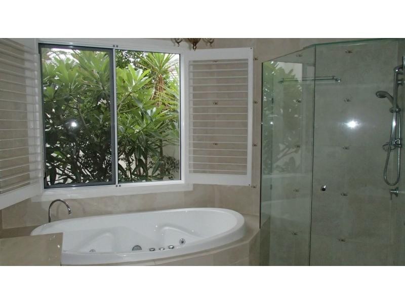 Hope Island QLD 4212