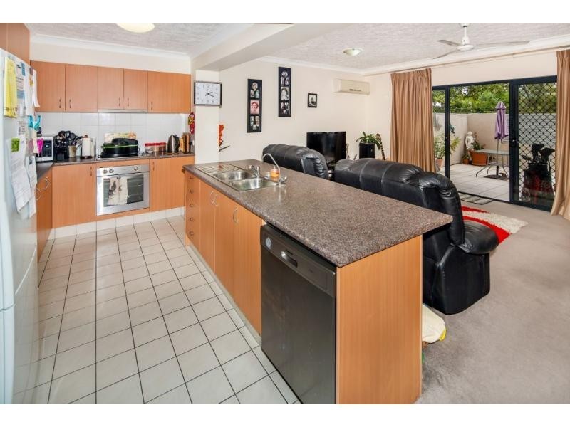 3/12-14 Bradford Street, Labrador QLD 4215