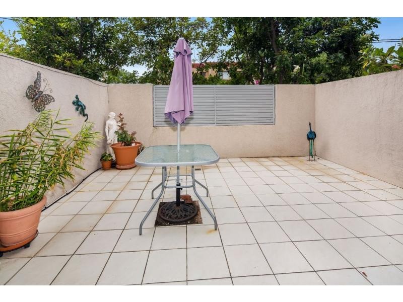 3/12-14 Bradford Street, Labrador QLD 4215